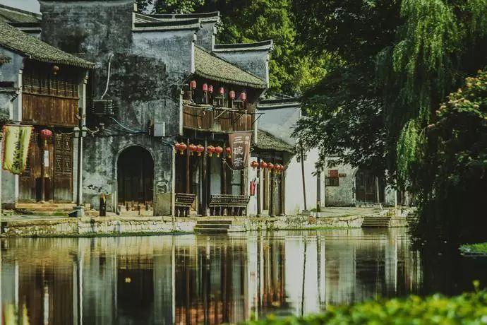 兹维列夫激战5盘,抢十10-3胜出,进第11个8强,成阿卡最大拦路虎